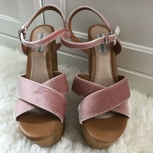 Steve Madden Pink Velvet & Wood Wedges 7.5-8